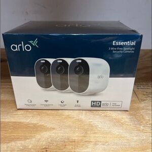 Arlo Essential White Security Camera Set